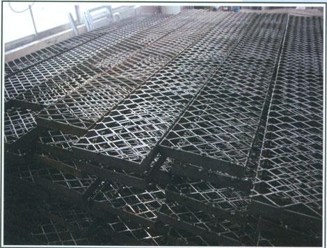 供应青岛菱形钢板网钢丝网拉伸板网