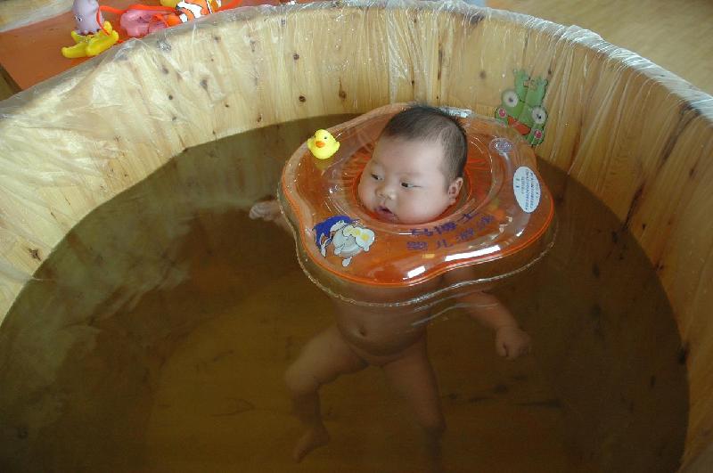 一次性婴儿游泳袋泡澡袋木桶袋浴缸批发