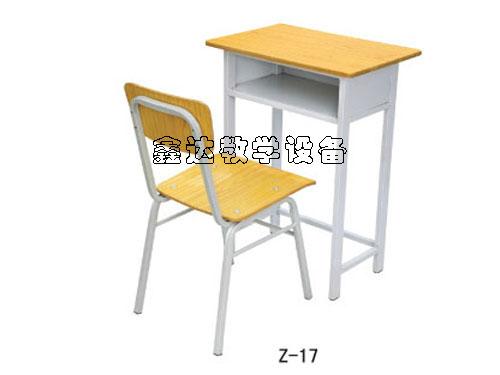 供应用于的江苏优质实惠学生课桌椅，优惠学生课桌椅厂家批发
