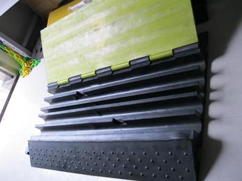 供应广州优质橡胶线槽板