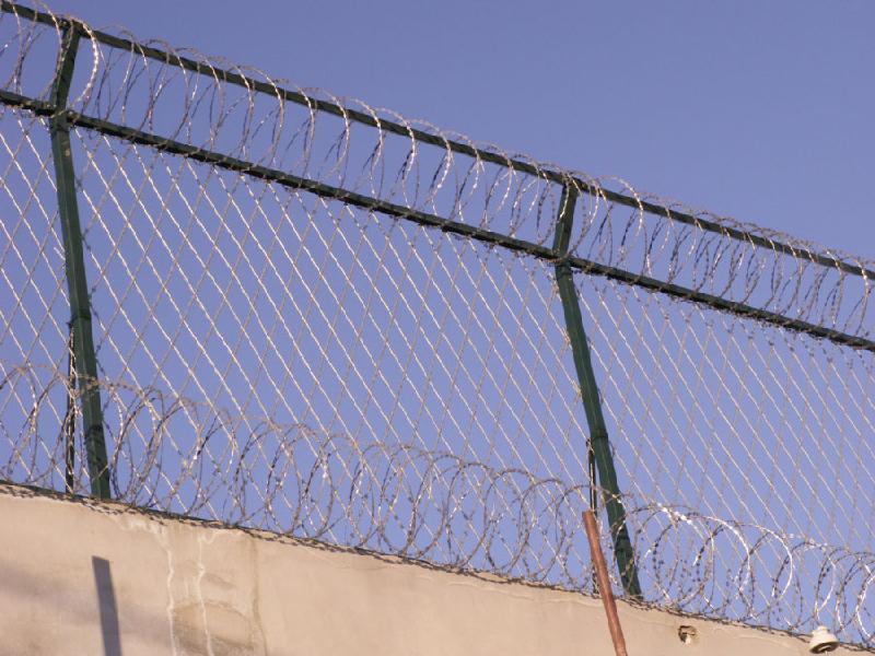 监狱隔离网铁路护栏 设计安装监狱防护网防护网护栏网厂家
