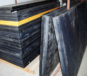 供应云南MC黑色尼龙板，加玻纤PA66尼龙板，加玻纤黑色尼龙板