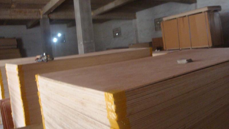 供应包装箱用10厘杨木胶合板价格，木板材生产厂家，胶合板供应商