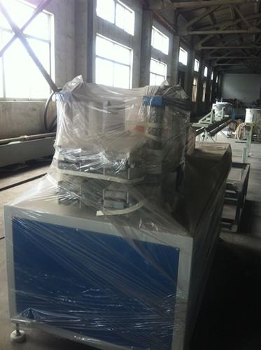 PVC塑料管材生产线/PVC排水管生产线