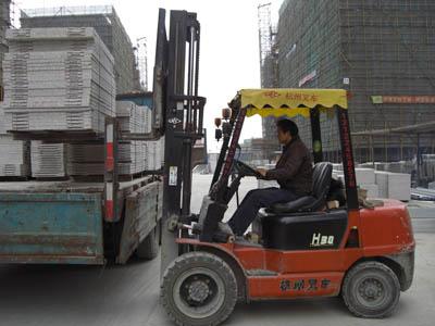 上海宝山区货物搬运叉车出租15216613998图片