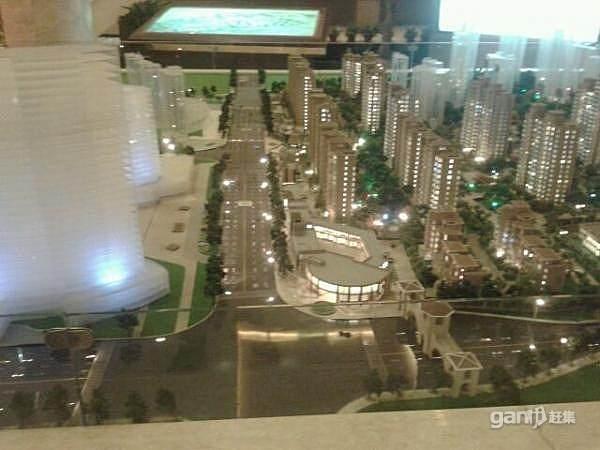 供应上海绿洲康城亲水湾欧式生活广场图片