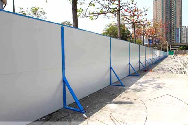 东莞建筑工程围墙夹芯板彩钢板围墙批发