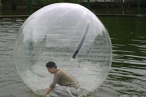 白色透明水上步行球运动水上漂 水上玩具充气玩具 滚筒球图片