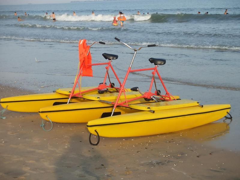 三人水上自行车水上游艺设备脚踏船批发