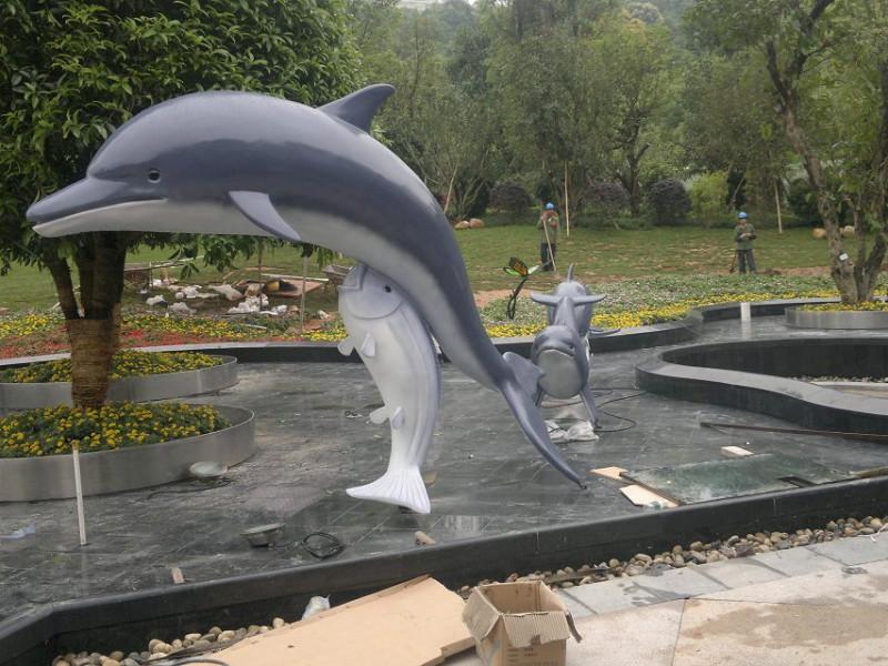 供应玻璃钢海豚雕塑价格