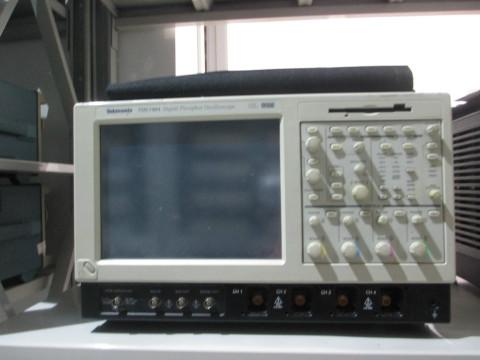 供应二手美国泰克TDS7404数字示波器