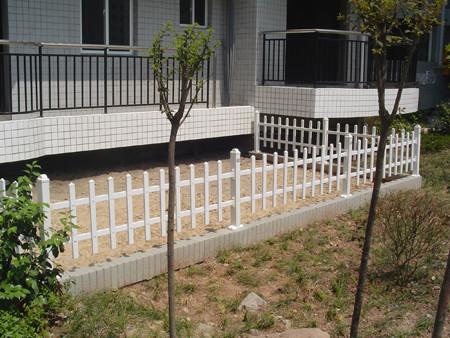 厦门塑钢围墙栅栏厂区庭院绿化护栏静电喷涂锌合金护栏PVC别墅草坪栏杆