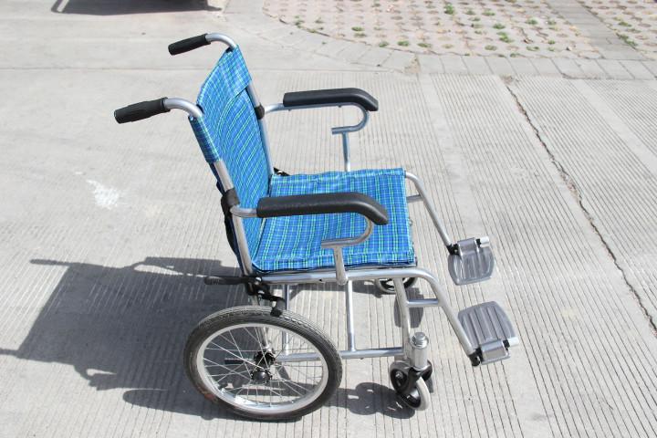 供应租轮椅，轻便轮椅，折叠轮椅出租