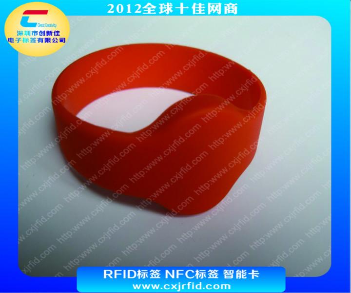 供应RFID硅胶手腕带  NFC一次性手腕带