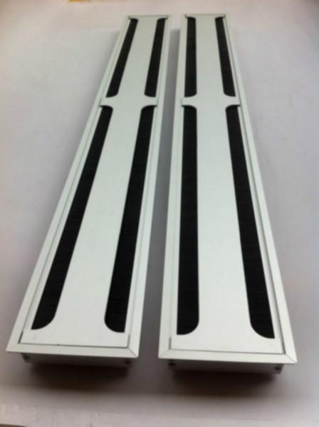 供应固泰GT-006 1.3米办公桌面走线盒 会议桌规格毛刷铝线盒厂家