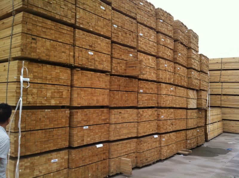 建筑木方价格2建筑工地用的铁杉木方大量批发,厂家直销,木方价格最低