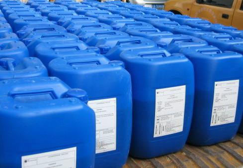 供应上海水展阻垢剂，蓝色桶装阻垢剂，25kg桶装包邮阻垢剂