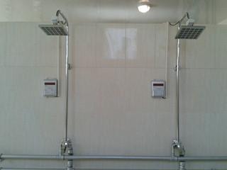 供应山东IC卡淋浴节水器天津澡堂热水刷卡水控系统