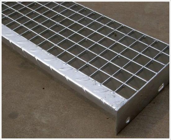 脚踏板防滑板不锈钢防滑网生产厂家批发
