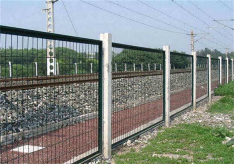供应铁路护栏网机场护栏网监狱隔离网