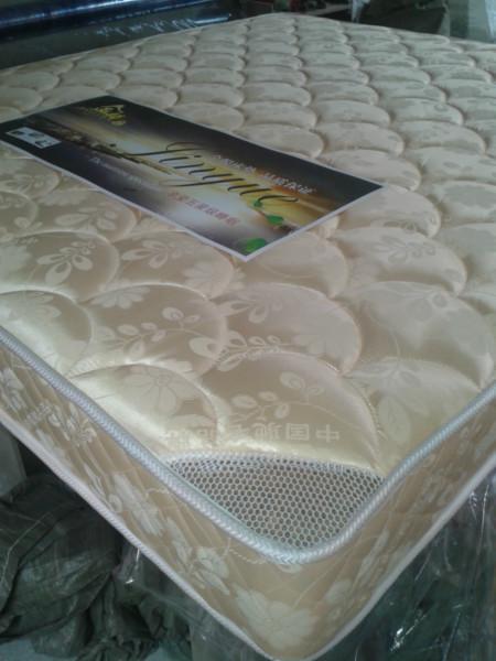 供应银川弹簧床垫(加棕板)金悦之禧1图片