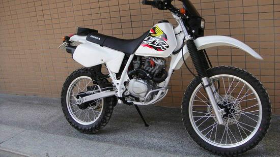 厂家供应本田XLR125摩托车 踏板车专卖店 跑车图片价格