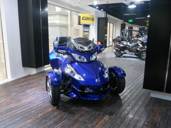 湖南庞巴迪三轮摩托车出厂价销售 跑车出售图片价格