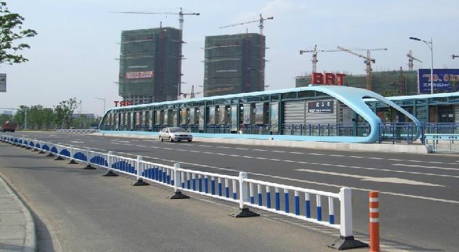 供应道路防护栏塑钢城市道路护栏交通护栏厂家