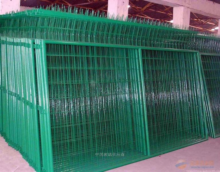 供应镀锌加浸塑框架护栏网