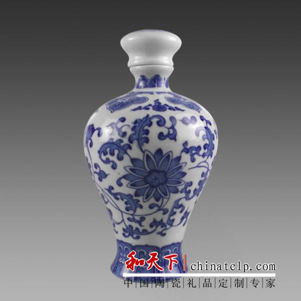 供应陶瓷酒瓶定制，中国红陶瓷酒瓶，釉中陶瓷酒瓶，镂空酒瓶