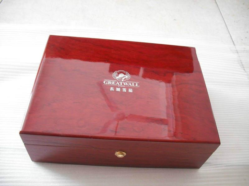供应高光方形金币盒东莞纪念币木盒供应 金币木盒定做 高档金银首饰木盒