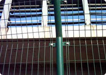 供应护栏/隔离栅/框架双边丝护栏网