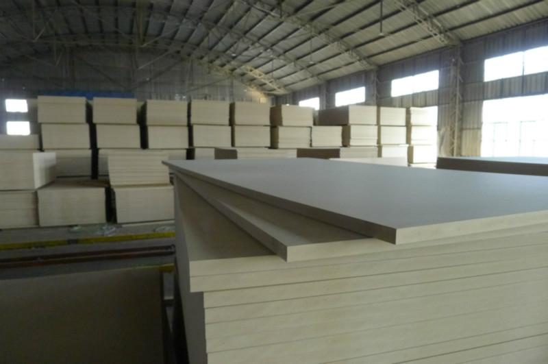 供应密度板高密度板饰面板山东新博木业有限公司13561602568