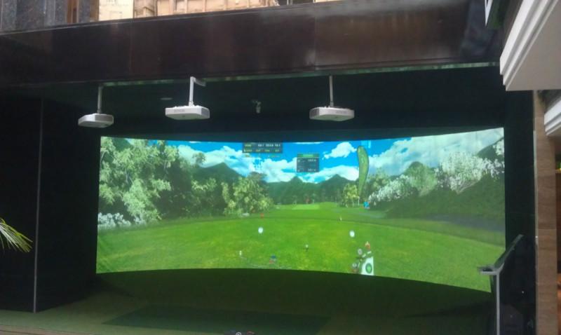 供应室内模拟高尔夫三屏