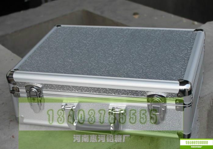 供应最新铝皮家用工具箱零件工具箱