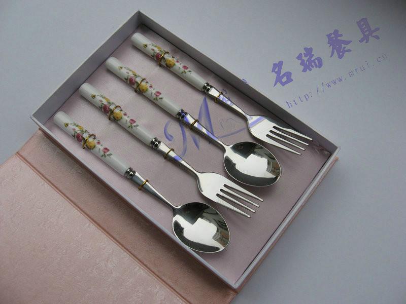 供应名瑞餐具厂批发陶瓷柄餐具勺筷套装 五一节日礼品
