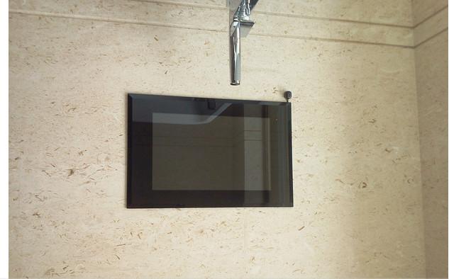 供卫浴防水电视 32寸镜面防水电视