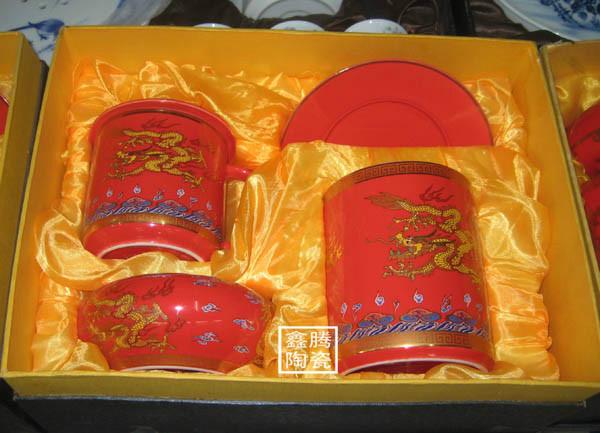 供应优质红瓷杯-中国红纪念茶杯，鑫腾陶瓷