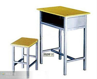 供应专业生产学校课桌椅图片