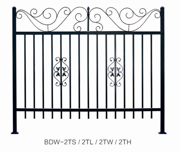 供应铁艺围栏定做/护栏厂家/外墙围栏/BDW-2TS围栏图片