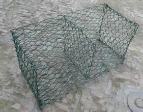 供应镀锌钢丝包塑石笼网护护坡