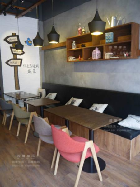 很多人咖啡馆lv2实木桌椅家具直销批发