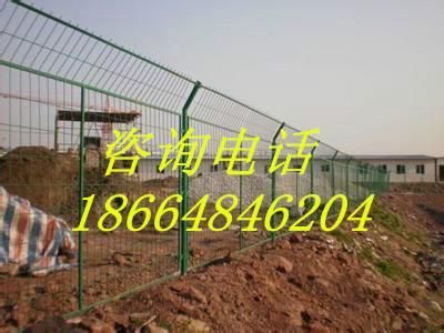 供应铁丝网护栏现货，场地围栏网安装咨询图片