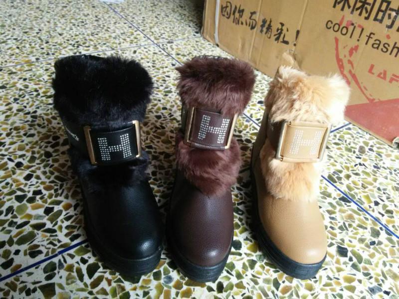 冬季棉鞋大量供应适合地摊吼货甩卖批发