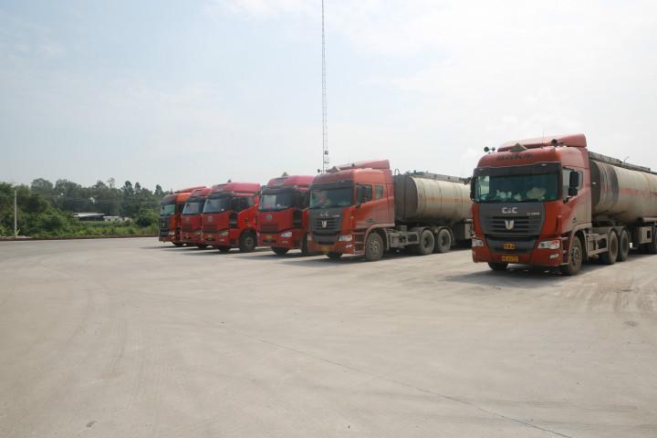 广东珠三角地区减水剂槽罐车运输批发