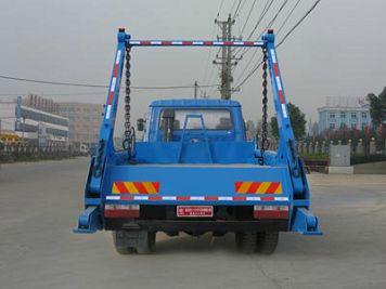 供应厂家生产环卫垃圾车的价格，阜阳东风摆臂式垃圾车价格