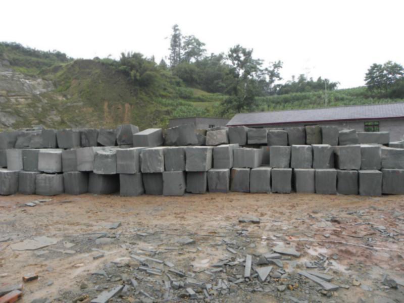供应重庆山峰青砂石加工厂图片，重庆青砂石厂加工异形石材