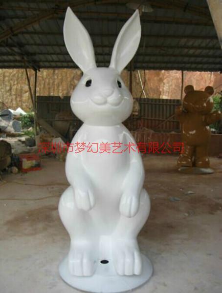供应玻璃钢动物摆件 仿真动物雕塑 玻璃钢兔子摆件