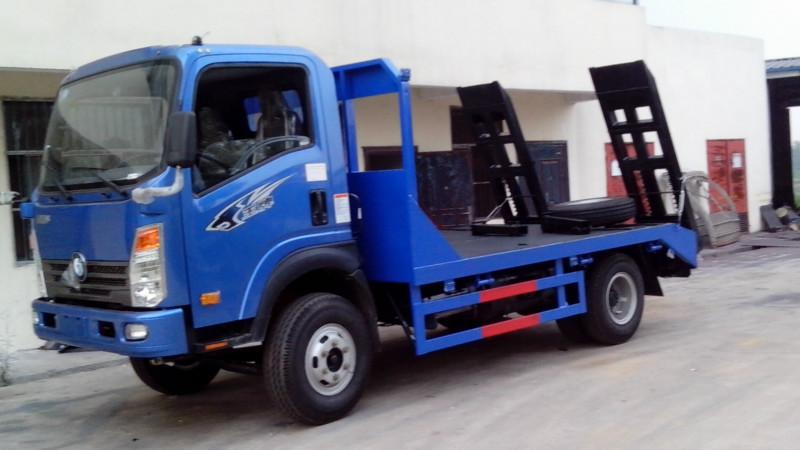 供应重汽王牌平板车全国唯一一款上蓝牌拖车厂家直销热线：13597820011
