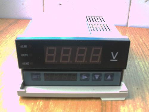 供应直流数显电压表XL4-DV输入0-5V测量范围0-600V迪比隆报价
